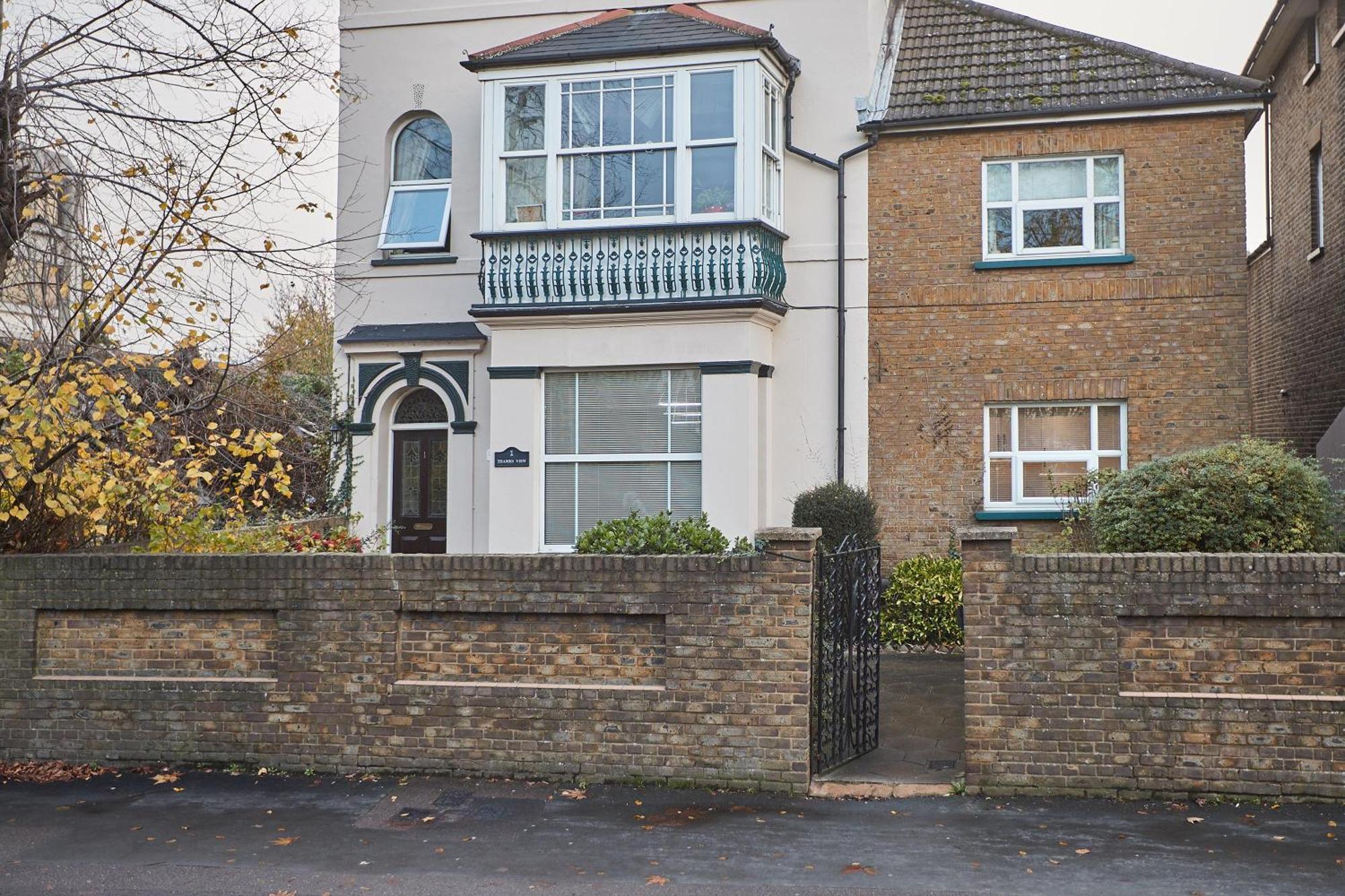 Host & Stay - Thamesview Staines-upon-Thames Exterior foto